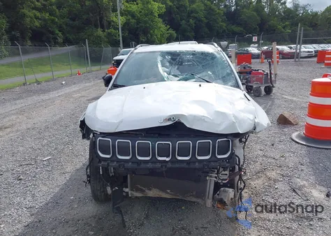 2022 Jeep Compass Latitude из США, поврежденный, VIN 3C4NJDBB4NT136439